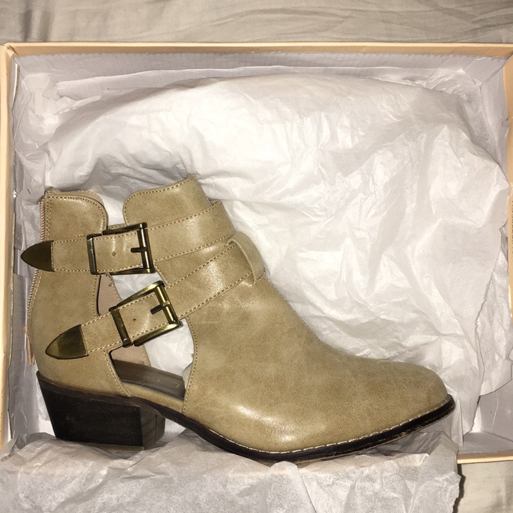 Ankle boots